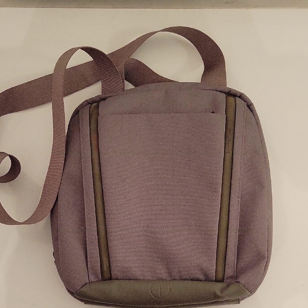 Tumi Tech Essential Gear Tablet Messenger Bag
